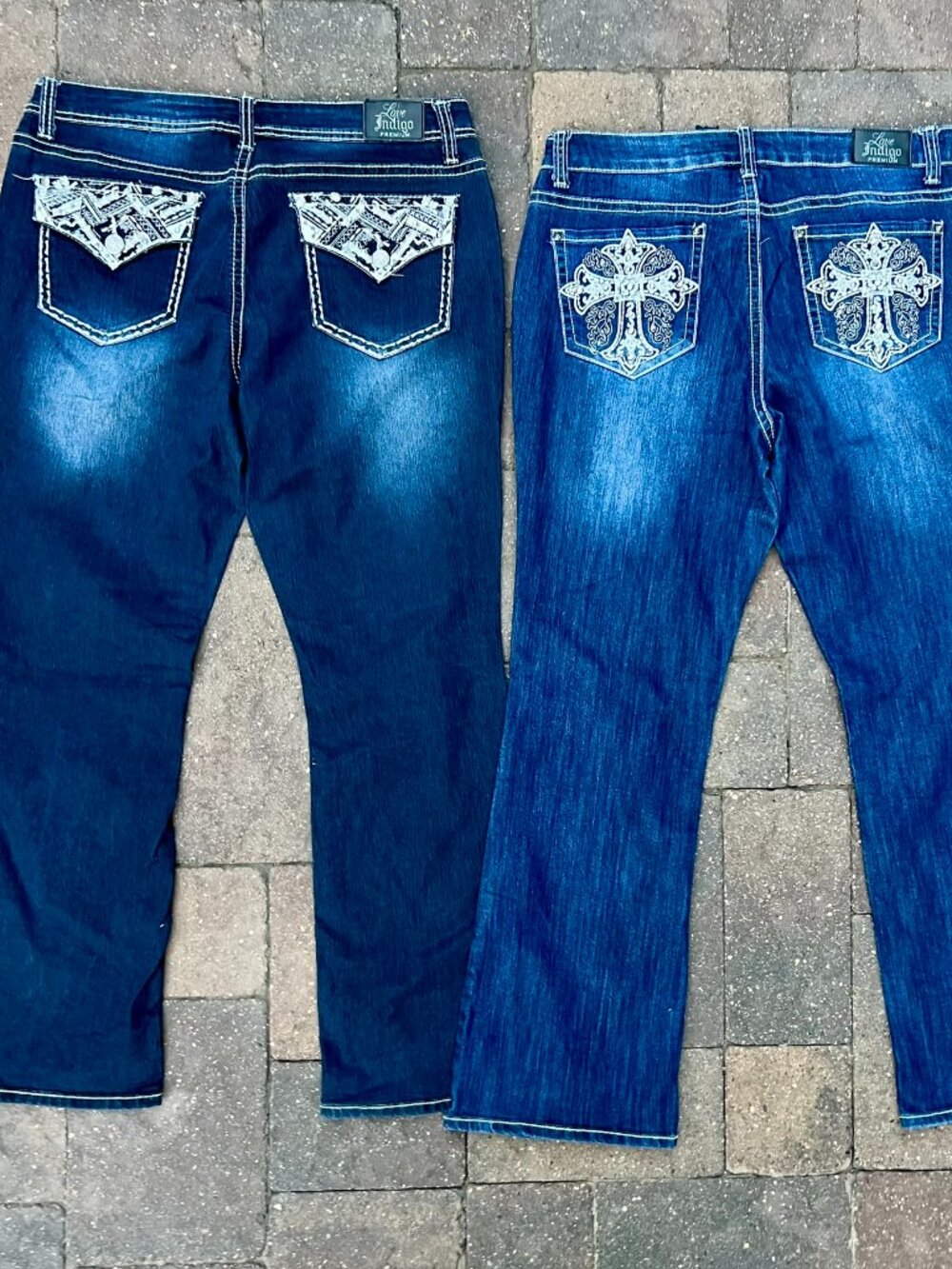2 Love Indigo high rise embroidered bootcut jeans  size 14x31.5